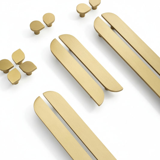 Poignée de meuble ultra plate en laiton finition or brossé – plusieurs tailles disponibles